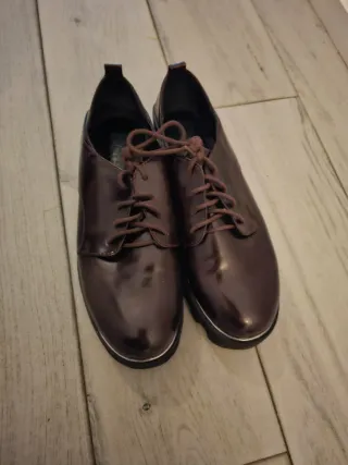 Zapatos de cordones marrones mujer