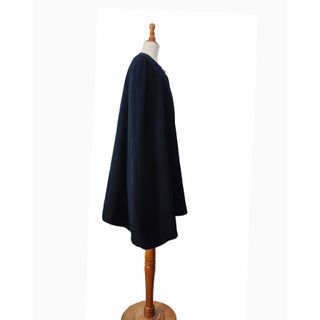 Vintage/ Capa de paño de lana bordada talla única.