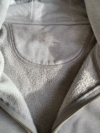 Sudadera Carhartt gris con cremallera