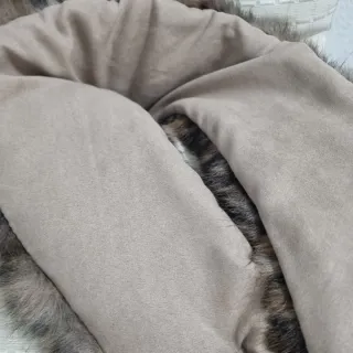 Cuello pelo sintético estampado animal print