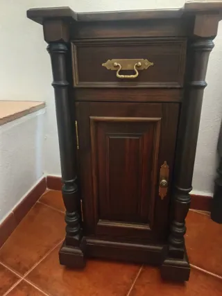 Mesita de noche antigua madera y metal