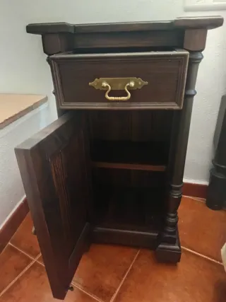 Mesita de noche antigua madera y metal