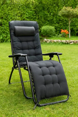 Sdraio reclinabile con cuscino nero