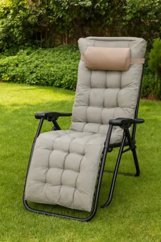 Sdraio reclinabile con cuscino nero