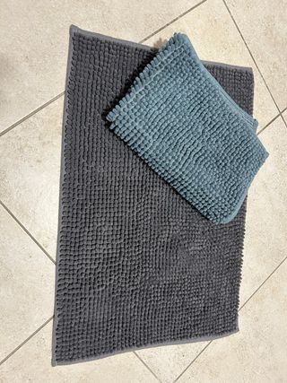 Tappeti bagno morbidi grigi e blu