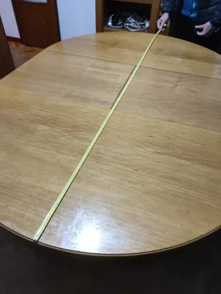 Mesa de salón extensible de madera