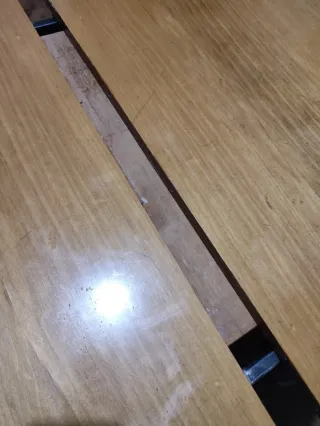 Mesa de salón extensible de madera