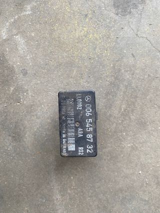 Relé Mercedes 006 545 87 32