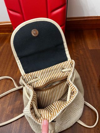 Maleta pequeña y 2 bolsos