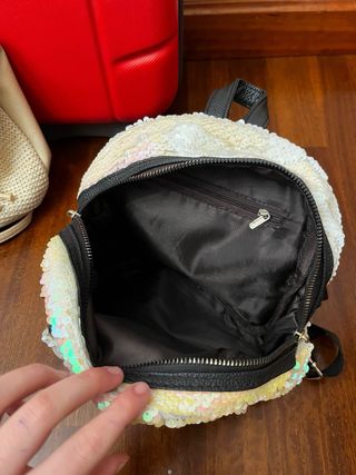 Maleta pequeña y 2 bolsos