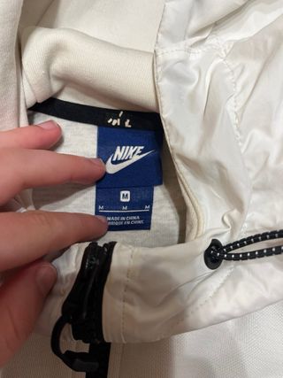 Chaqueta Nike Blanca y Gris