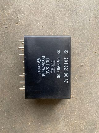 Relé Caja Fusibles Mercedes 190 (2018210047)