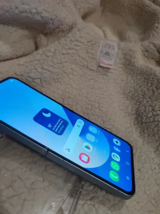 Samsung Galaxy Z Flip 6