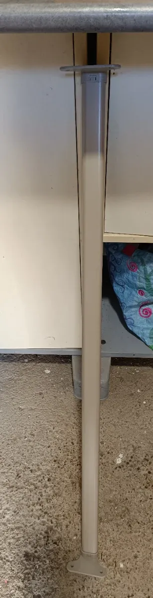 Barra para armario beige