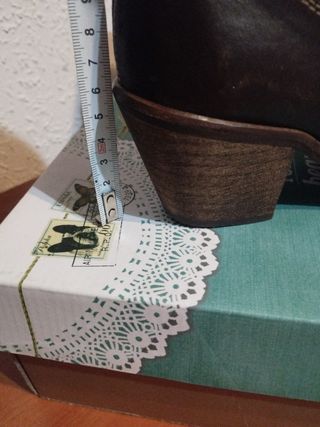 Botines negros t. 36