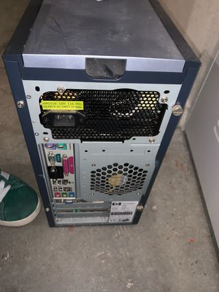 Torre HP Procesador AMD Athlon 64 3200+