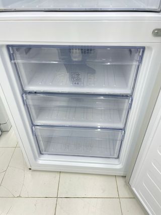 Nevera Beko Combi Blanca