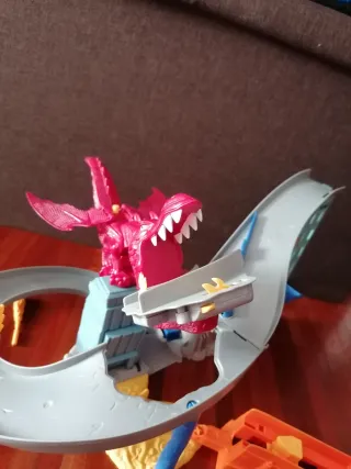 Pista Hot Wheels Sfida il drago