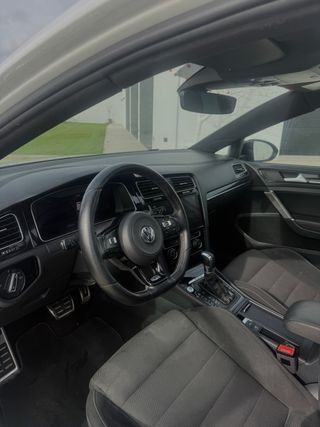 Volkswagen Golf R310