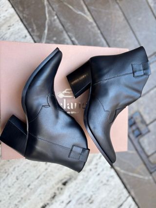 Botines piel negros con cremallera