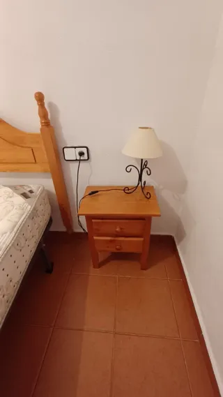 Cama Matrimonio con Mesitas y espejo