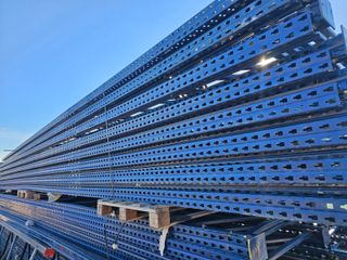 Estantería industrial azul metálica