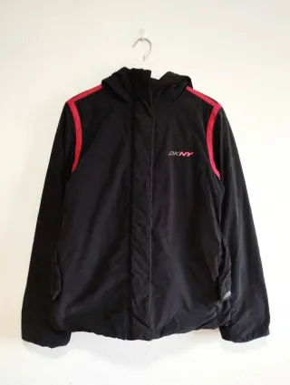 Chaqueta DKNY Negra y Roja Deportiva
