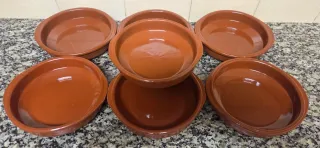 Juego de 8 cazuelas de barro