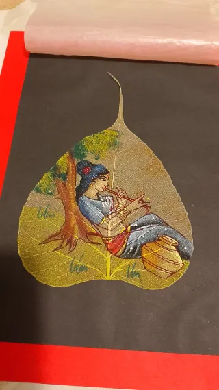 Foglie dipinte a mano