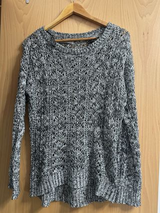 Jersey de punto gris y blanco