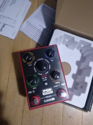Line 6 POD Express Preamp y Efectos Guitarra