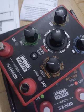 Line 6 POD Express Preamp y Efectos Guitarra