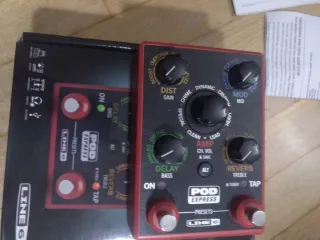 Line 6 POD Express Preamp y Efectos Guitarra