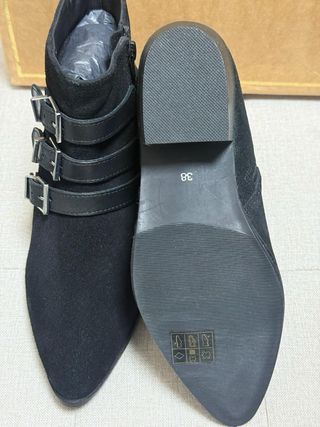 Botas Apolina Negras con Hebillas