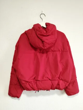 Chaqueta corta acolchada roja Zara