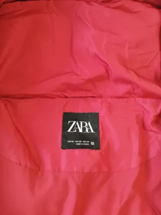 Chaqueta corta acolchada roja Zara