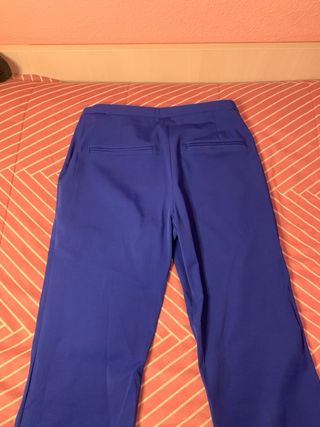 Pantalones acampanados azules