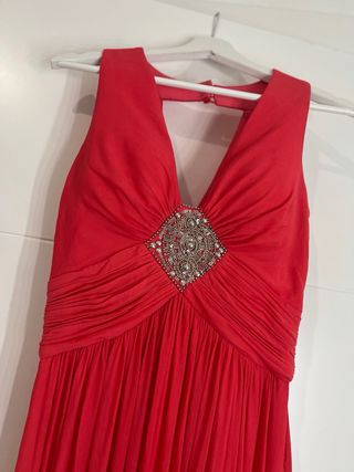 Vestido fiesta rojo con pedrería