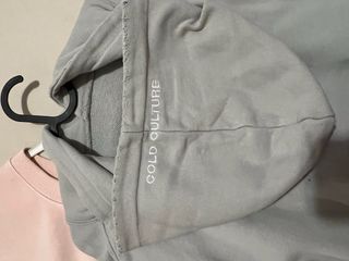 Sudadera Cold Culture gris verdoso con capucha