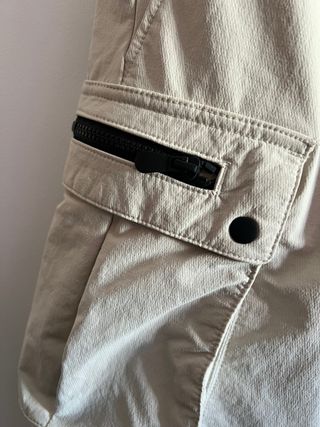 Pantalones cargo beige