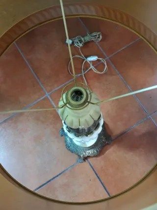 Lámpara de pie mármol y metal y tulipa dorada