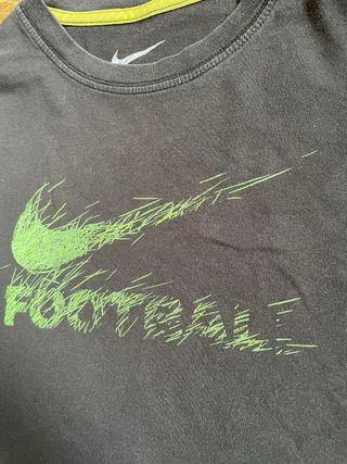 Camiseta Nike Football Marrón Gráfico Verde Neón