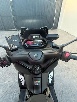 YAMAHA XMAX 300 TECH MAX