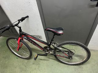 Bicicleta Montaña Talla 24 Roja y Negra