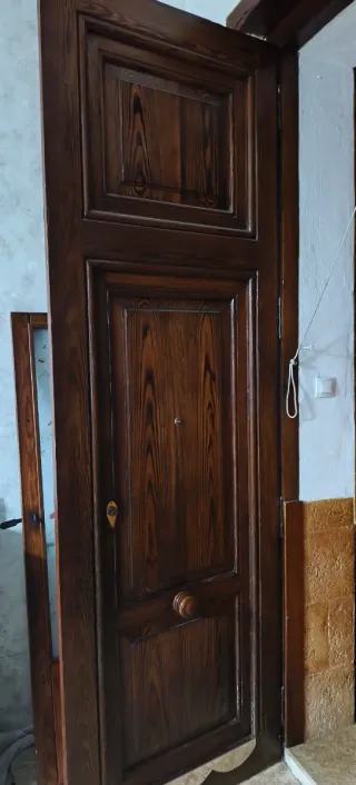 Puerta entrada madera maciza mobila vieja