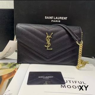 Borsa Yves Saint Laurent nera con dettagli oro