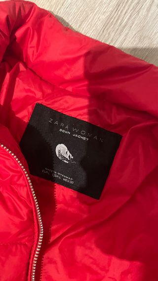 Chaqueta acolchada mujer roja