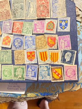 200 francobolli della Francia