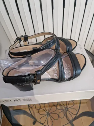 Sandalias Geox Elegantes Negras