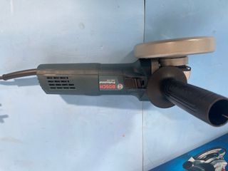 Radial Bosch GWS 700W